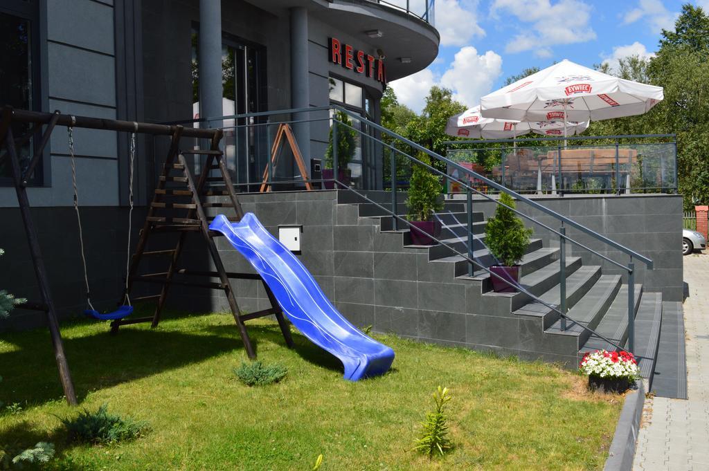 Hotel Grafit Kostomloty Pierwsze Exterior photo