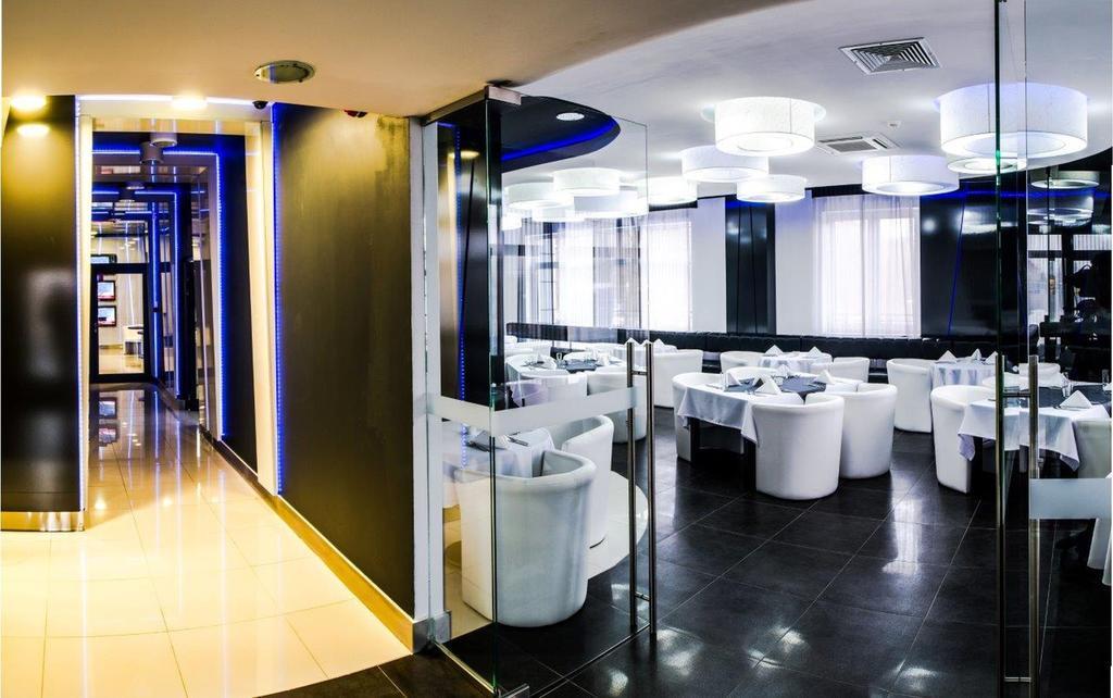 Hotel Grafit Kostomloty Pierwsze Exterior photo